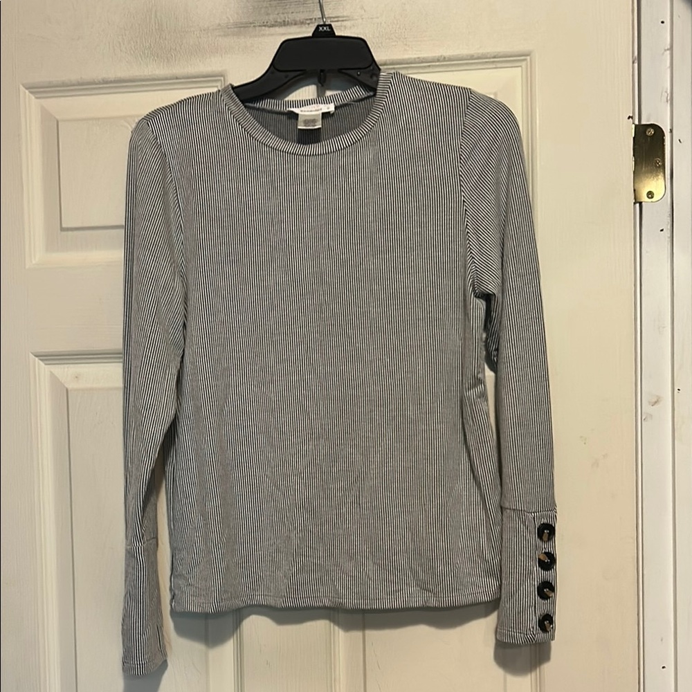 Urban Romantics Top Size Small NWOT Minimalist Normcore